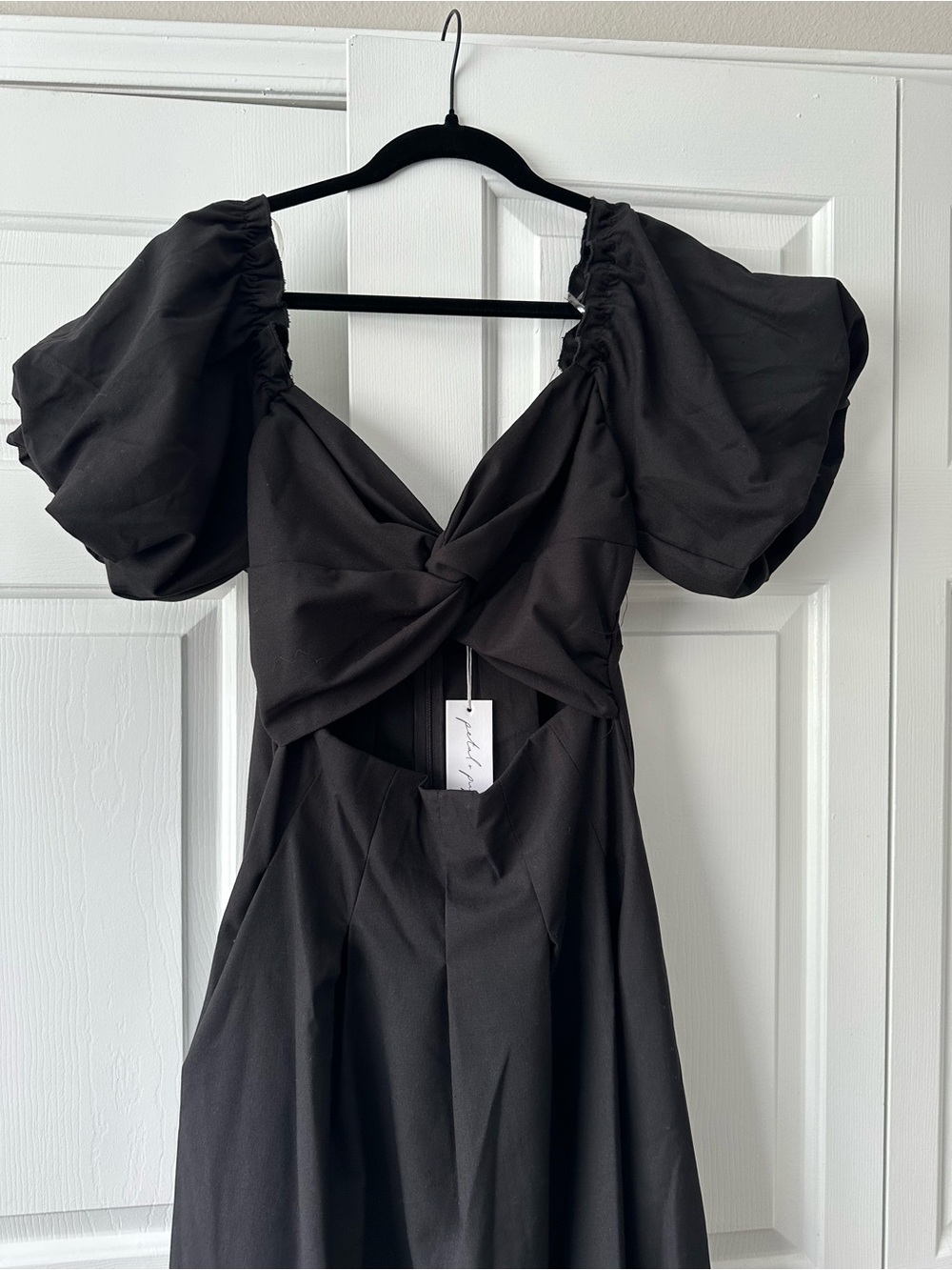 Petal & Pup Black Puff-Sleeve Midi Dress